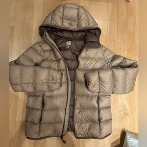 Aritzia the little puff jacket size 2xs color brly blush/mudstone Exc.condition